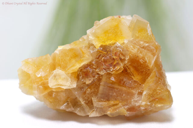 イエロー・フローライト原石/スペイン産(T241)