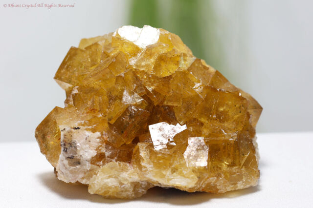 イエロー・フローライト原石/スペイン産(T244)