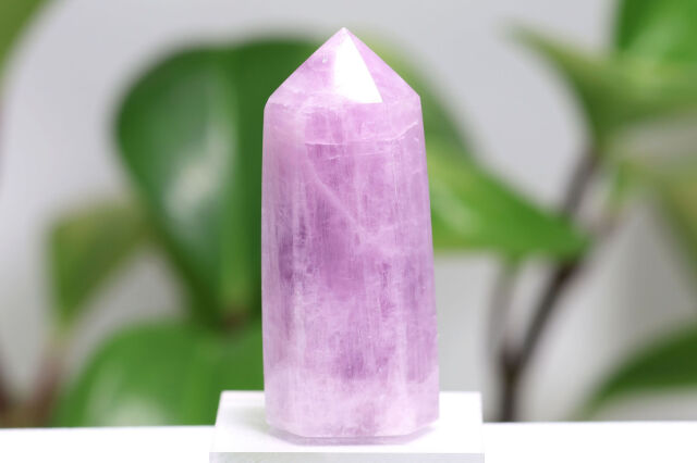 クンツァイトのオベリスク(T249)