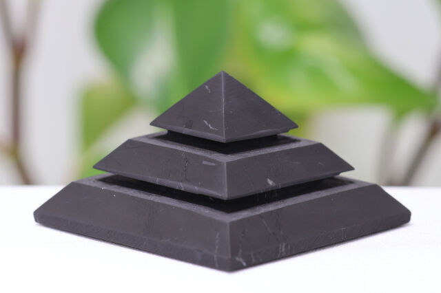 シュンガイト/サッカラン・ピラミッド(T263)