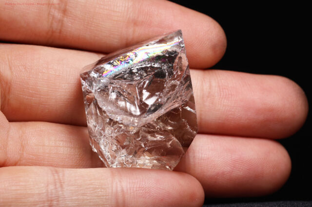 ハーキマーダイヤモンド原石 325g 虹入り ハーキマーダイヤモンド原石/虹入り(T384)