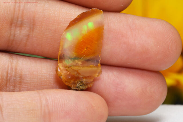 エチオピアンオパール｜遊色が輝く聖なる光の石