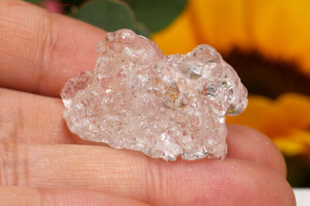 ハイアライトオパール｜蛍光グリーンに輝く不思議な石