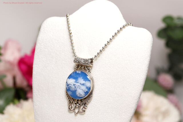 スカイプルームアゲート 心を癒す空色の羽根模様／穏やかな癒しを