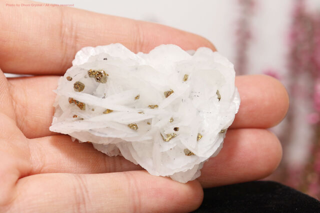 ホワイトローズカルサイト チャルコパイライト共生 鉱物標本