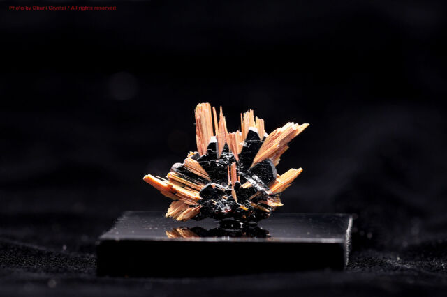 【SOLDOUT!】 サンルチル原石/ケース付き(T702)