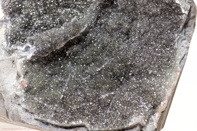 ブラックアメジスト 深い浄化と強い守護をもたらす神秘のクリスタル