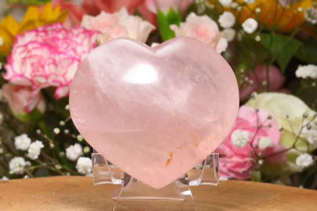 ローズクォーツ 愛と癒しをもたらす優しいピンクの天然石