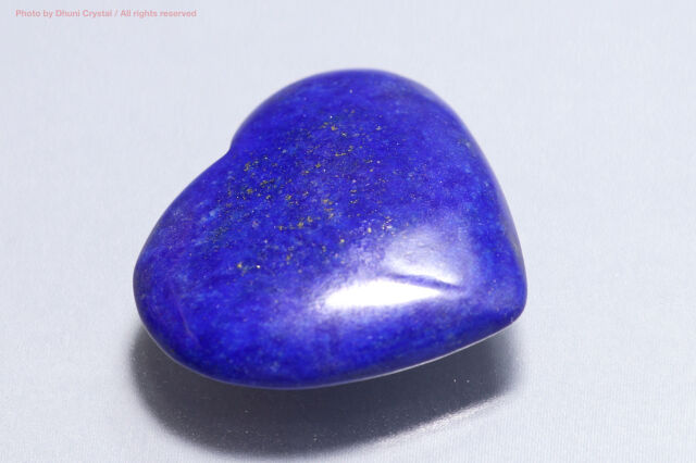ラピスラズリ 叡智と幸運を導く深い青のパワーストーン