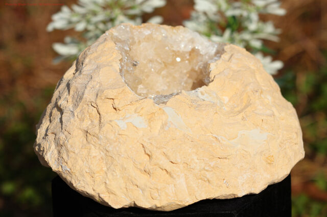 カルサイトクラスター 空間を明るく浄化する癒しの結晶群