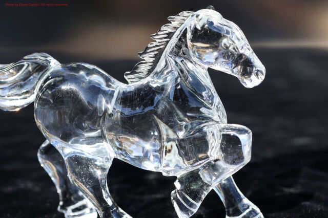 水晶の馬 カービング｜クリスタルホース｜透明な浄化と前進の守護石