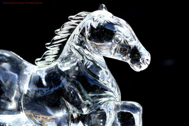 水晶の馬 カービング｜クリスタルホース｜透明な浄化と前進の守護石