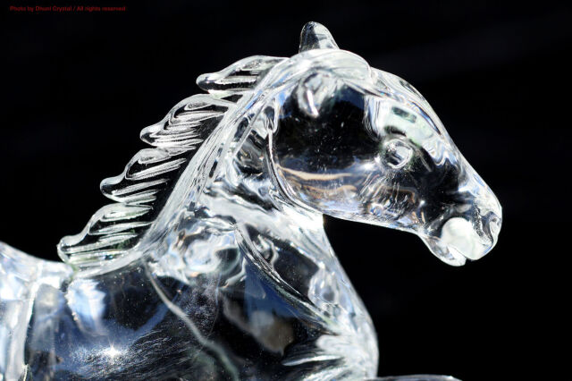 水晶の馬 カービング｜クリスタルホース｜透明な浄化と前進の守護石