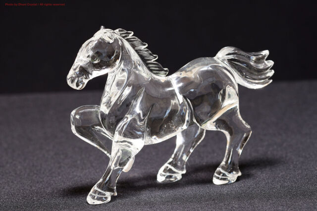 水晶の馬 カービング｜クリスタルホース｜透明な浄化と前進の守護石