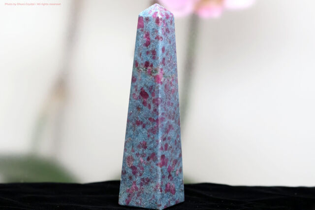 ルビーインカイヤナイト｜情熱と冷静を併せ持つ神秘の石