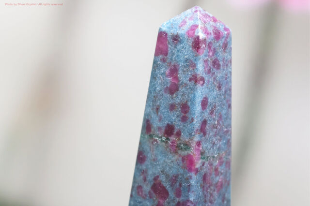 ルビーインカイヤナイト｜情熱と冷静を併せ持つ神秘の石