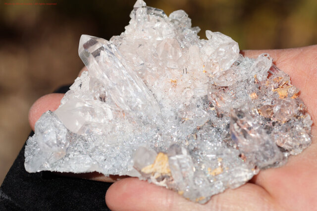 ヒマラヤ水晶｜マニカラン産ピンククラスター｜淡い癒しの輝き