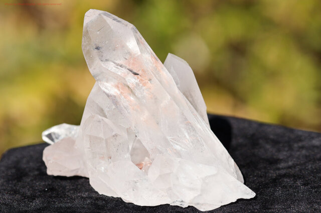 ヒマラヤ水晶｜マニカラン産ピンククラスター｜淡い癒しの輝き