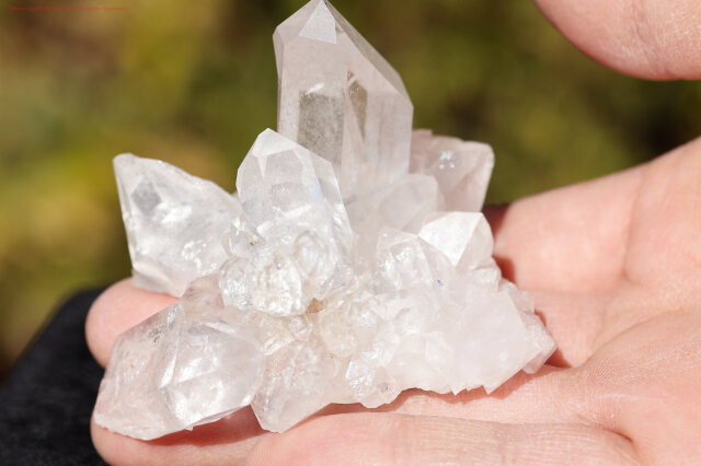 ヒマラヤ水晶｜マニカラン産ピンククラスター｜淡い癒しの輝き