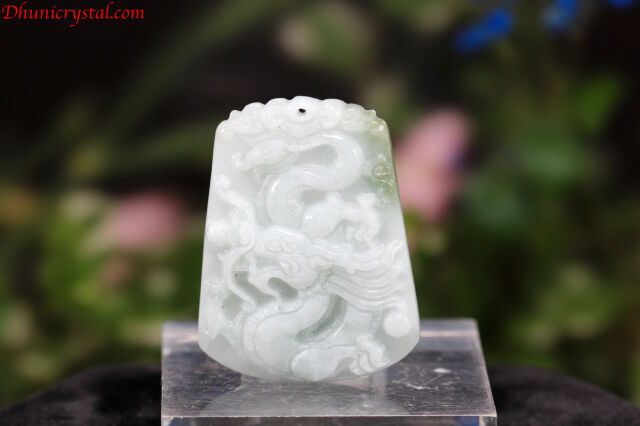 【SOLDOUT】翡翠/青龍/革紐ペンダント(U676)