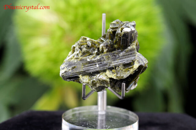 エピドート原石/緑れん石(V904)