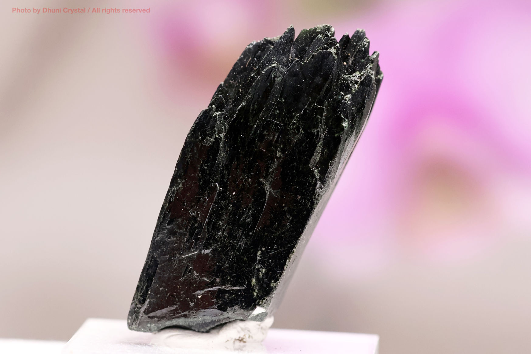 【SOLD OUT！】 エジリン原石/錐輝石(T988)