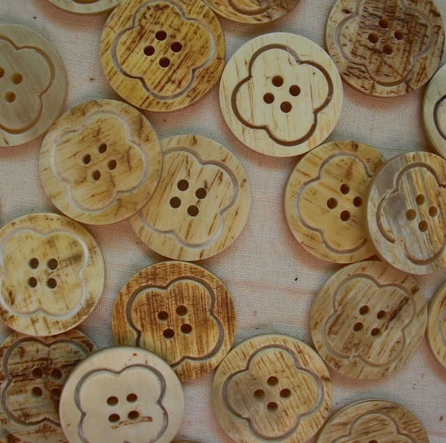 水牛の角ボタン