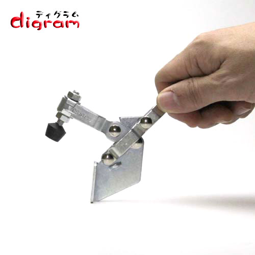 下方圧え型トグルクランプ