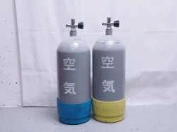 半永久使用可能！ アクアラング 10L ダイビング用 スチールタンク 1本単価 メタリコン塗装済 200気圧 2025年検査済 検査5年サイクル Kバルブ ※北海道、沖縄、離島宛は別途送料がかかります。1本価格です。