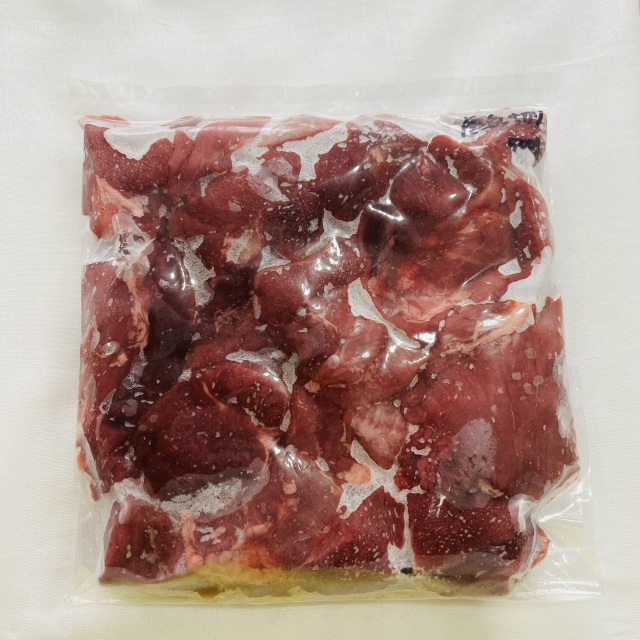 冷凍　鹿肉乱切り