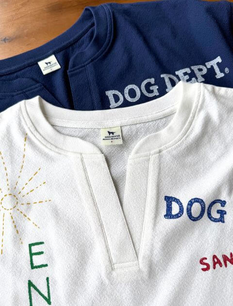 グラフィティ梨地キーネック   ブランドのドッグデプト/DOG DEPT