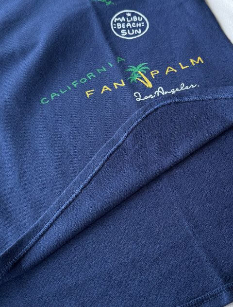 グラフィティ梨地キーネック   ブランドのドッグデプト/DOG DEPT