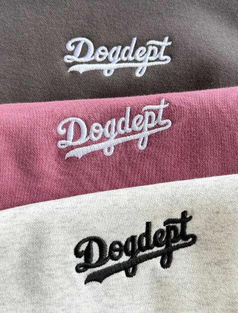 スポーツロゴ刺繍ショートスウェット   ブランドのドッグデプト/DOG DEPT