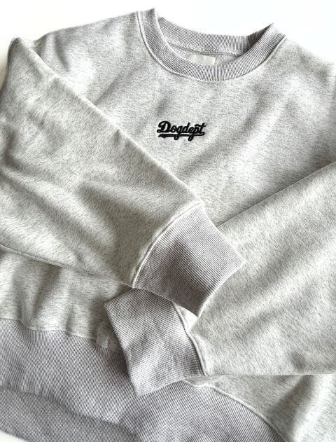スポーツロゴ刺繍ショートスウェット   ブランドのドッグデプト/DOG DEPT