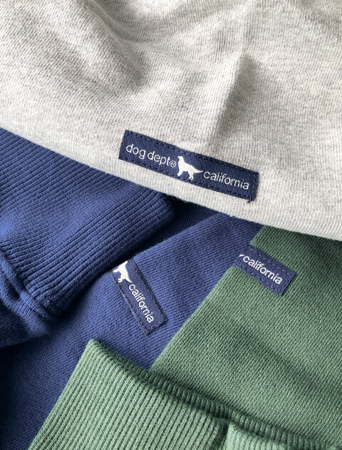 リアルドッグカレッジ刺繍ハーフジップスウェット   ブランドのドッグデプト/DOG DEPT