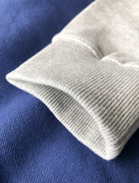 リアルドッグカレッジ刺繍ハーフジップスウェット   ブランドのドッグデプト/DOG DEPT