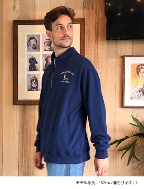 リアルドッグカレッジ刺繍ハーフジップスウェット   ブランドのドッグデプト/DOG DEPT