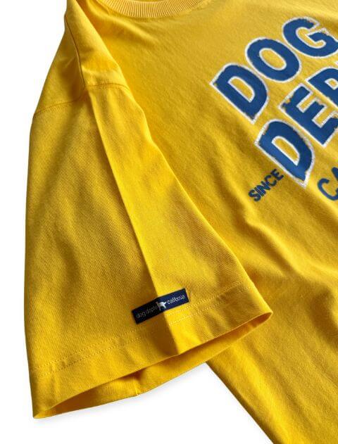 ダメージロゴフロッキー Tシャツ  ブランドのドッグデプト/DOG DEPT