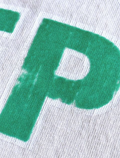 ダメージロゴフロッキー Tシャツ  ブランドのドッグデプト/DOG DEPT