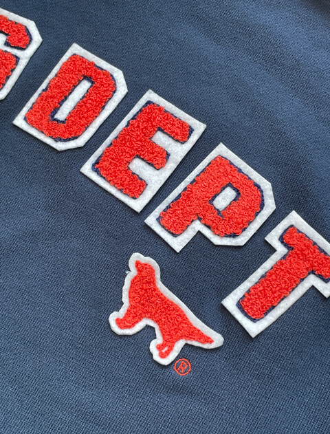 サガラ刺繍スウェットパーカー   ブランドのドッグデプト/DOG DEPT