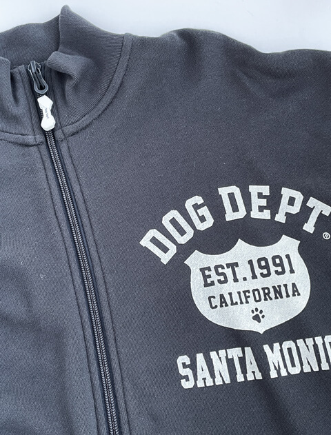 カレッジモチーフスタンドフルジップ   ブランドのドッグデプト/DOG DEPT