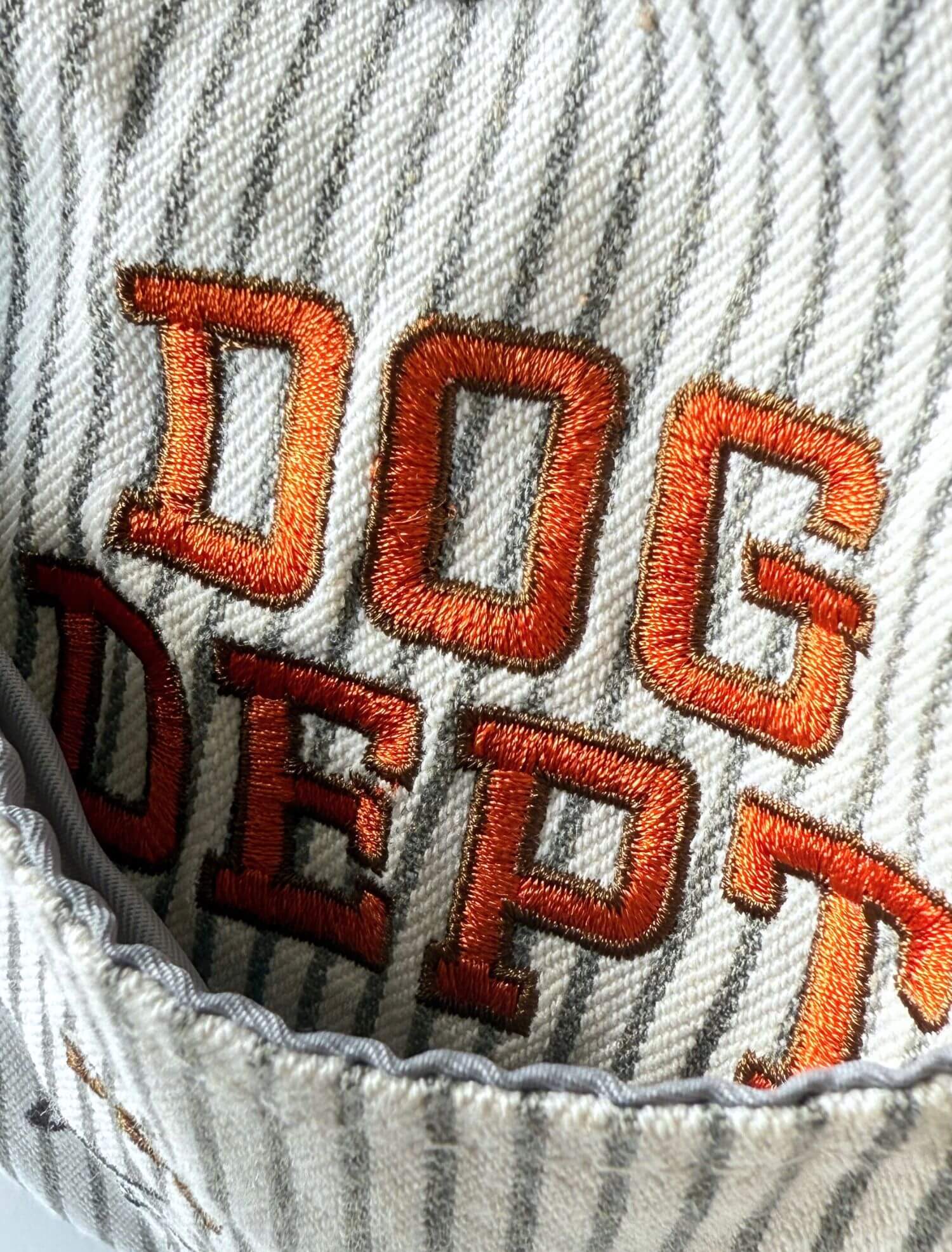 ブランドのドッグデプト/DOG DEPT デニムグラフィティ刺繍バッグ