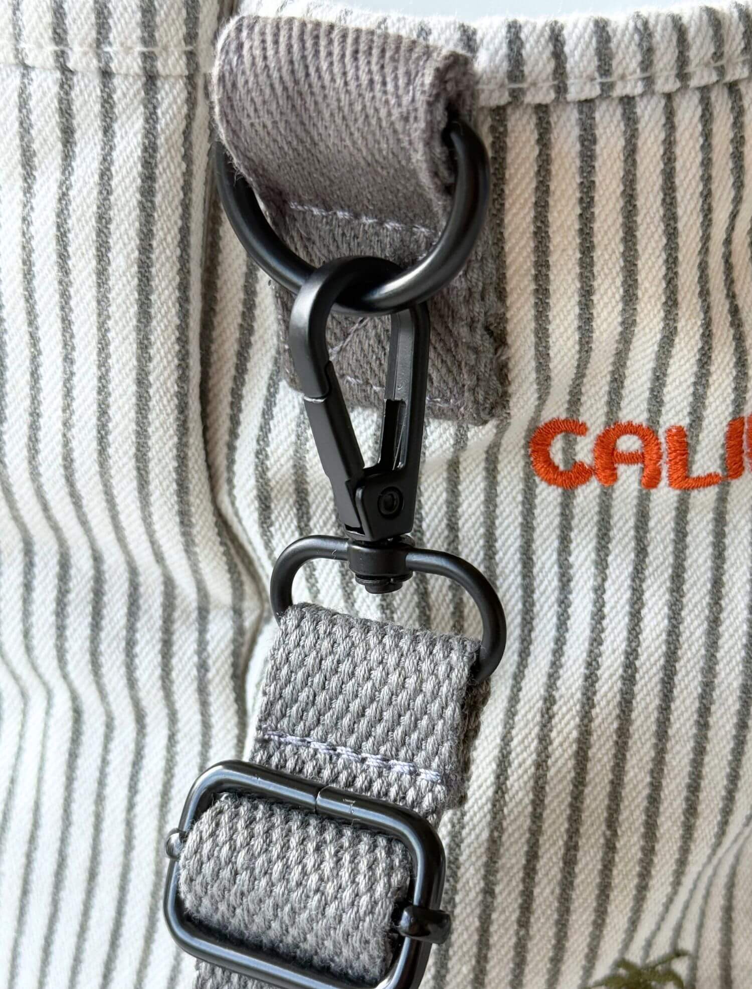 ブランドのドッグデプト/DOG DEPT デニムグラフィティ刺繍バッグ