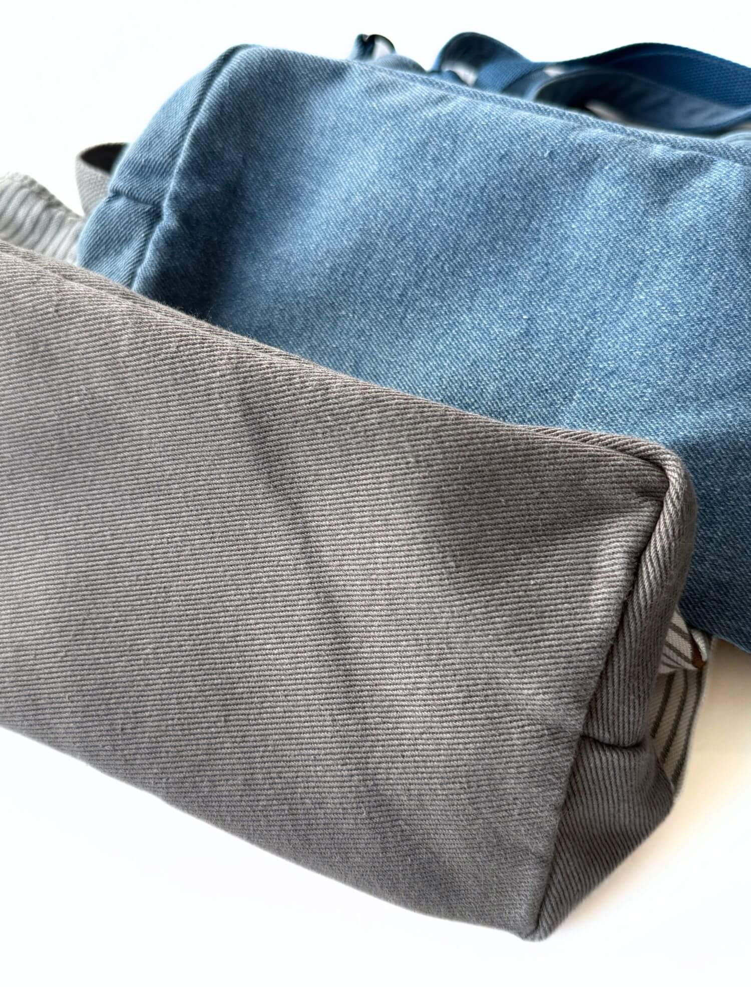 ブランドのドッグデプト/DOG DEPT デニムグラフィティ刺繍バッグ