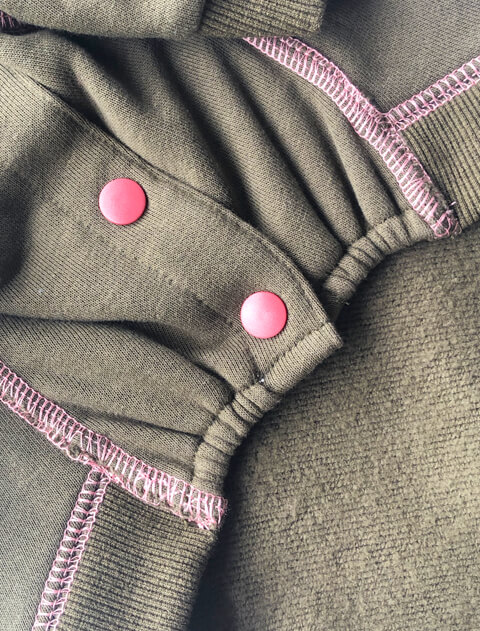 配色ステッチボタンスウェット 犬服ブランドのドッグデプト/DOG DEPT