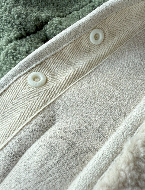 エコムートンボア背中ボタンベスト  犬服ブランドのドッグデプト/DOG DEPT