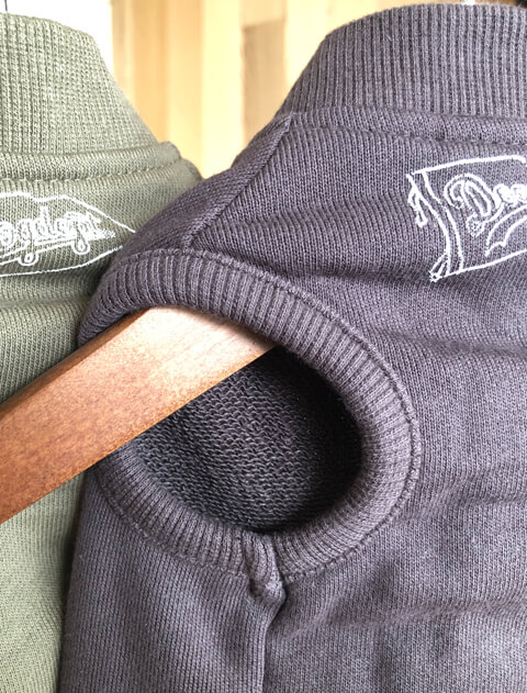 背中ボタンスウェットベスト 犬服ブランドのドッグデプト/DOG DEPT