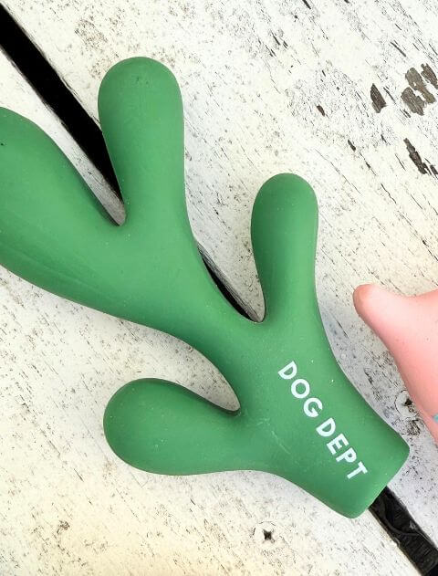 魚とわかめのラテックス ブランドのドッグデプト/DOG DEPT