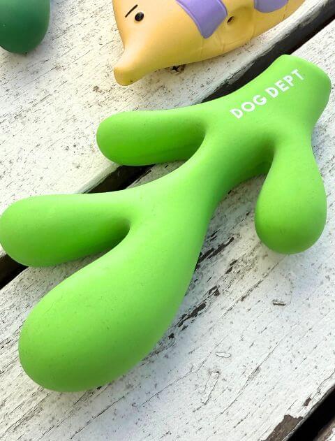 魚とわかめのラテックス ブランドのドッグデプト/DOG DEPT