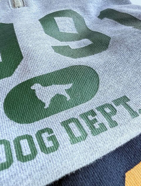 カレッジロゴボタンパーカー犬服ブランドのドッグデプト/DOG DEPT